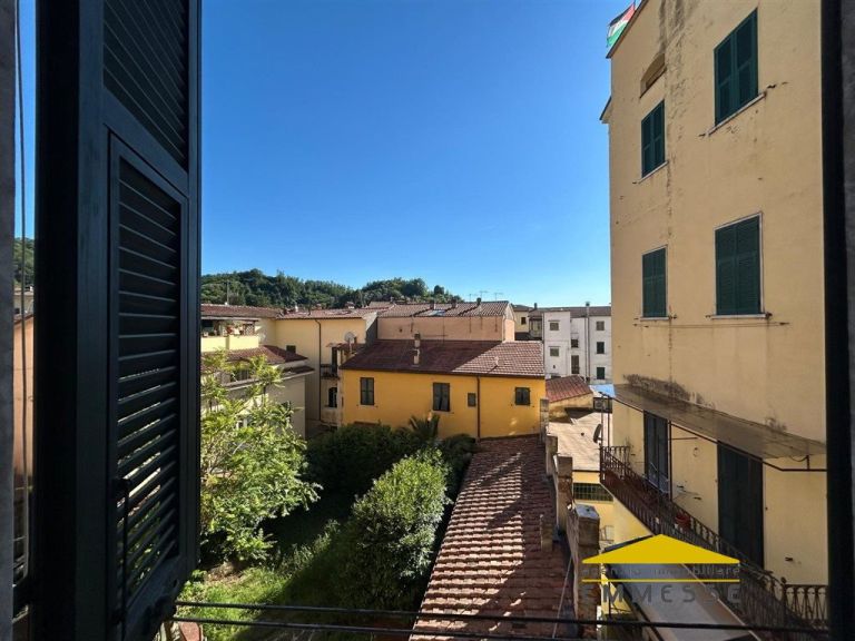 Appartamento quadrilocale 85 m<sup>2</sup>, Carrara, Massa-Carrara