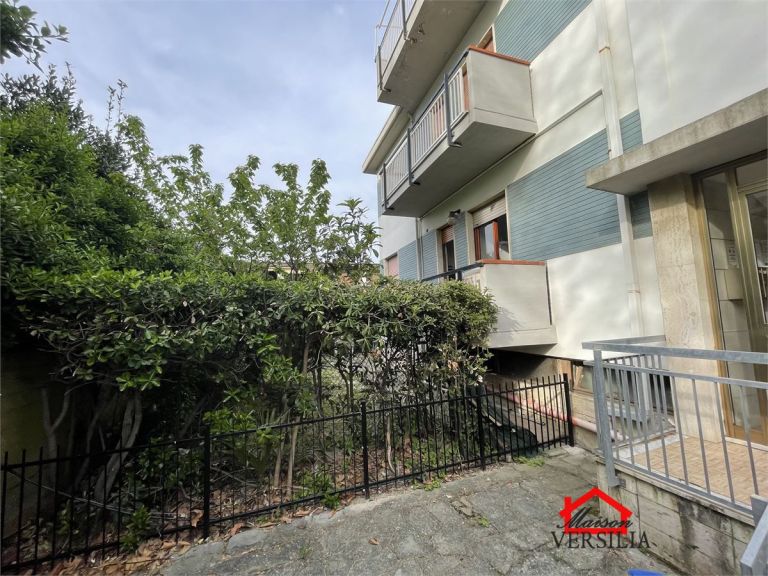 Appartamento via Comano 70, Carrara, Massa-Carrara